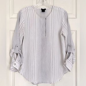 🌸3/$25 Ann Taylor Blue and White Pinstripe Long Sleeve Pullover Blouse, Size S